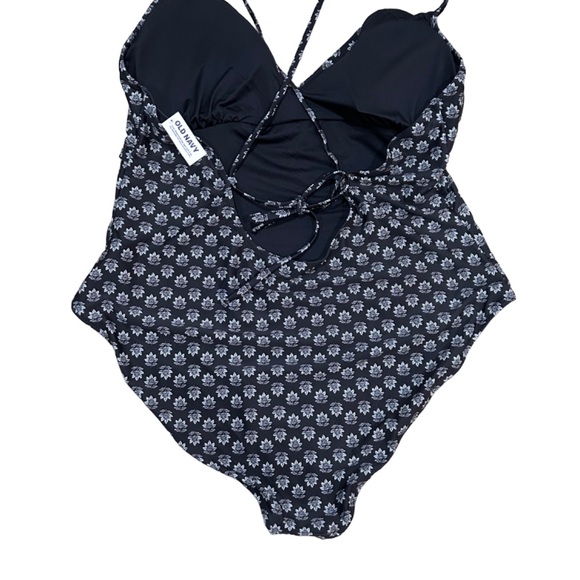 Old Navy women’s one piece swimsuit 3X plus black flower print tie back new NWT - Picture 2 of 6